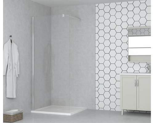 Exempel på badrum med duschkabin, tvättställsskåp, spegel och handduk