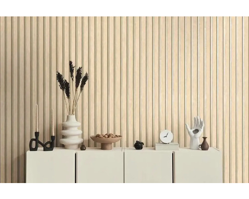 Vardagsrum med panelvägg, skänk och dekoration