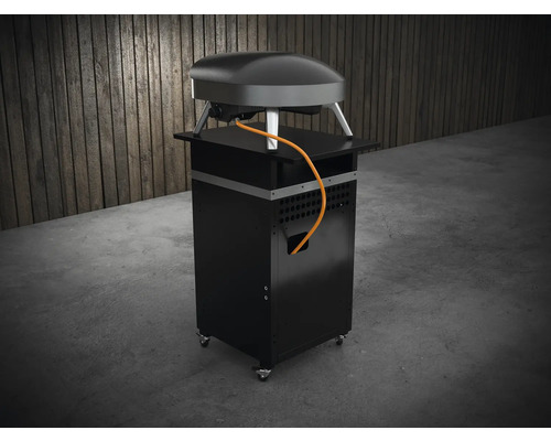 Pizza ugn med svart underskåp och gasanslutning