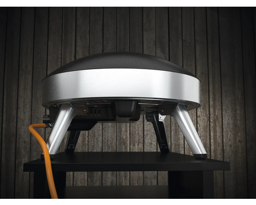 Gasolgrill på ett bord