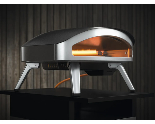 Pizzaugn med gasanslutning på ett bord