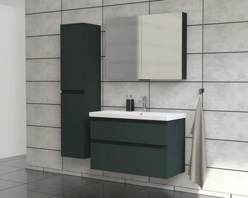 Modern badrumsmöbelset med tvättställ, spegelskåp och högskåp