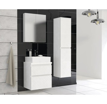 Badrum med tvättställsskåp, spegelskåp och högskåp i modern design