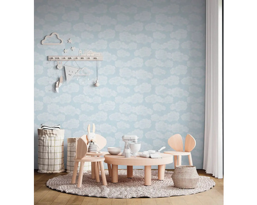 Barnrum med molntapet, barnbord och stolar