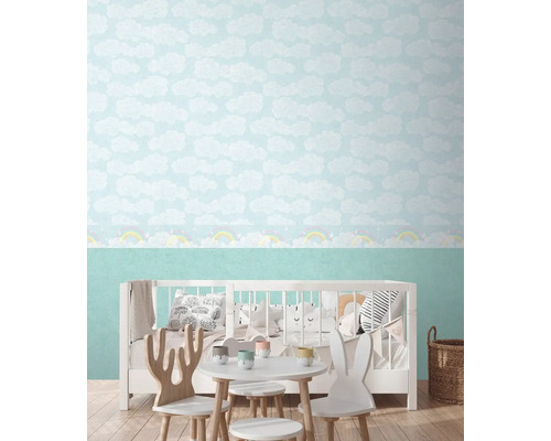 Barnrum med molntapet, barnsäng och bordsgrupp