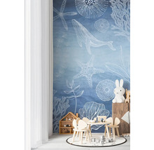 Barnrum med väggmålning, barnbord och stolar