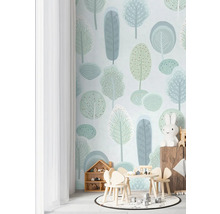 Barnrum med skogstapet, barnmöbler och dekoration