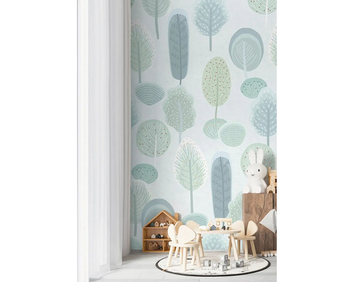 Barnrum med skogstapet, barnmöbler och dekoration