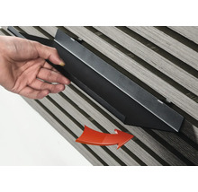 Montering av en väggpanelremsa