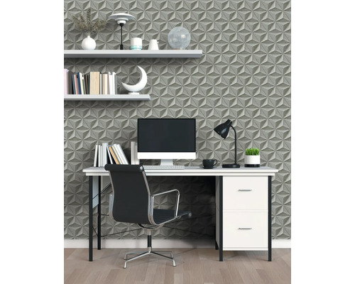 Arbetsrum med skrivbord, skrivbordsstol och väggpaneler med geometrisk design