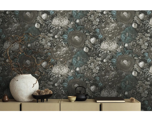 Dekorativ tapet med blommönster som väggdesign