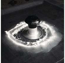 Takfläkt med tätning på en takyta