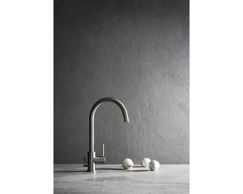 Köksblandare i metall med runt utlopp