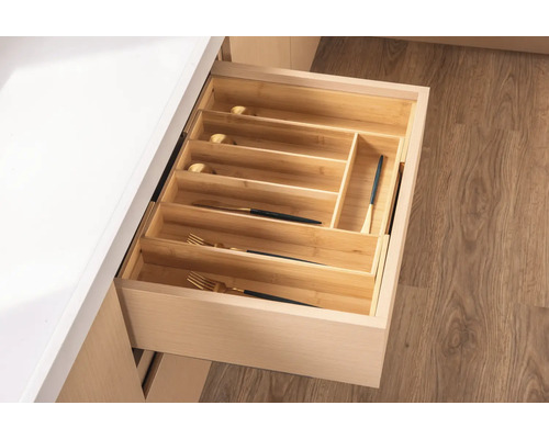 Öppen låda med besticklåda av trä