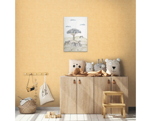 Barnrum med en väggmålning av zebror under ett träd