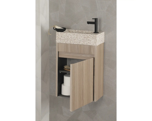 Tvättställskombination med öppet underskåp, tvättställ, blandare, tvålkopp, borste och toalettpapper