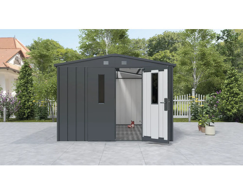 Trädgårdsskjul med öppna dubbeldörrar och fönster