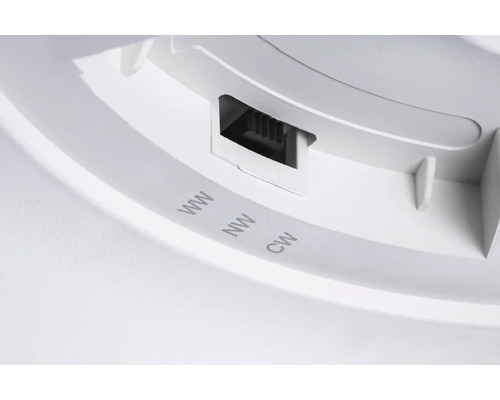 Detaljvy av en strömbrytare för att justera ljusfärgen: varmvit, neutralvit, kallvit