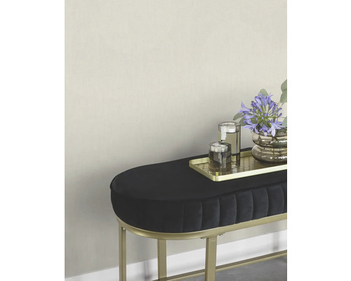 Stoppad bänk med metallram, sidobord med dekoration