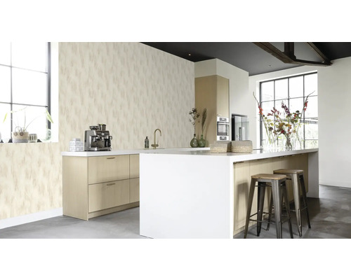 Modernt kök med tapet, köksö och barstolar