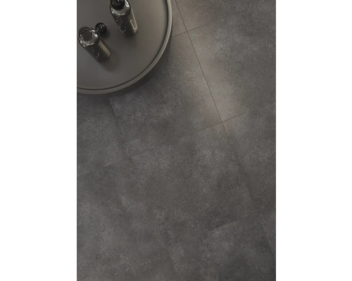 Golvplattor av keramik med bord