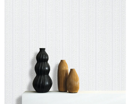 Dekorativ vägg med tre vaser