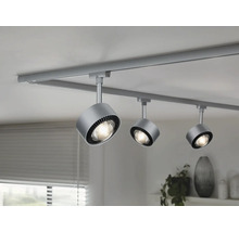 Takskena med tre spotlights i ett interiör