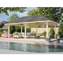 Träpaviljong med trädgårdsmöbler och pool för utomhusbruk