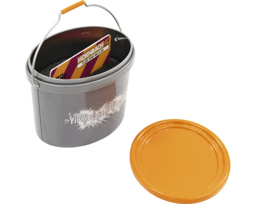 Plastisk hink med lock och handtag
