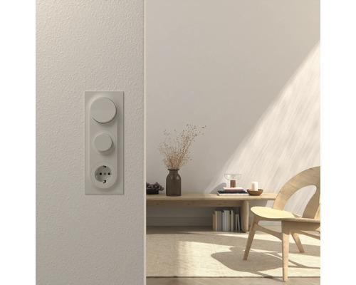 Vardagsrum med ljusströmbrytare, dimmer och vägguttag