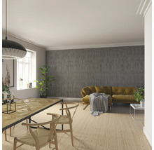 Vardagsrum med matbord, stolar, soffa och väggpaneler