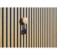 Träpanel med klädkrok