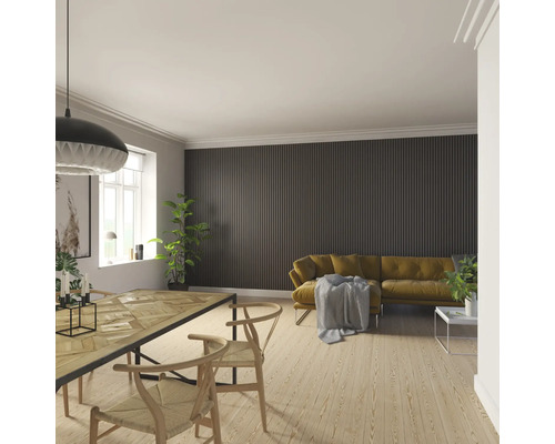 Vardagsrum med matbord, stolar, soffa och väggpaneler för inredning