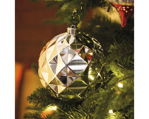 Geometrisk julgranskula i julgranen