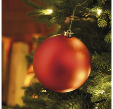 Röd julgranskula i julgranen