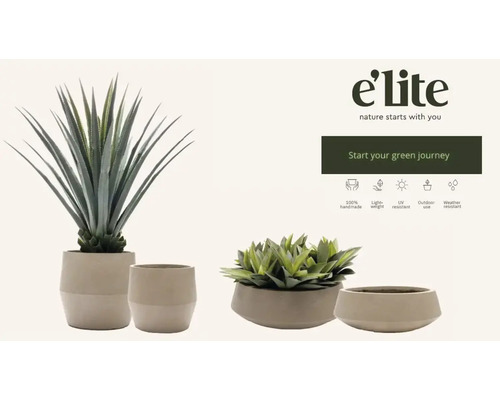 Arrangemang med konstgjorda växter i krukor