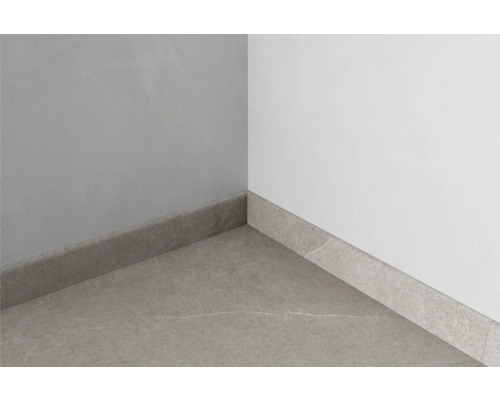 Hörn av ett rum med golvlister