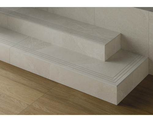 Trappa med kakel och trappnosprofiler