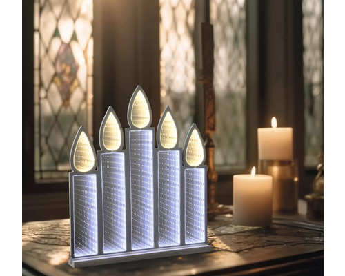 Dekorativ LED-ljusstake med fem ljus på bordet