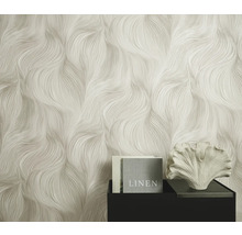 Strukturmönstrad tapet med vågigt mönster i vardagsrum