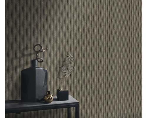 Dekorativ vägg med vågig yta och dekorativa element