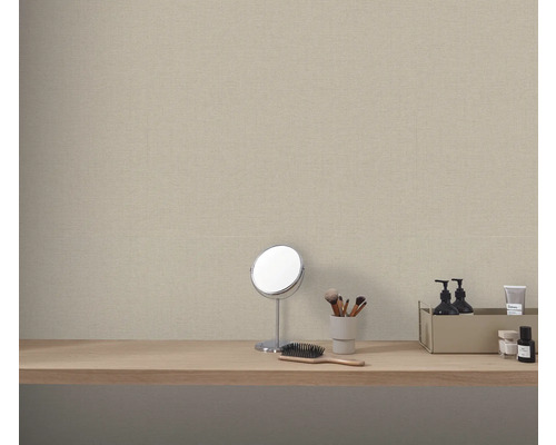 Dekorativ tapet i sovrummet ovanför ett sminkbord