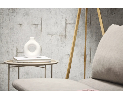 Dekorativ tapet i betonglook med design av armeringsstål i vardagsrummet.