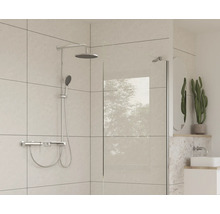 Badrum med duschkabin, termostatblandare och takdusch