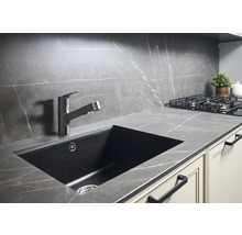 Diskho med blandare i modernt kök