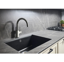 Diskho med blandare i modern köksmiljö