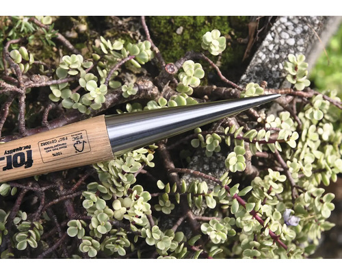 Jordborr av stål och trä med FSC-sigill