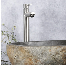 Tvättställ i natursten med blandare