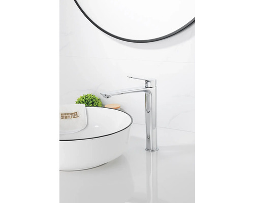 Tvättställsblandare i metall med rund spegel