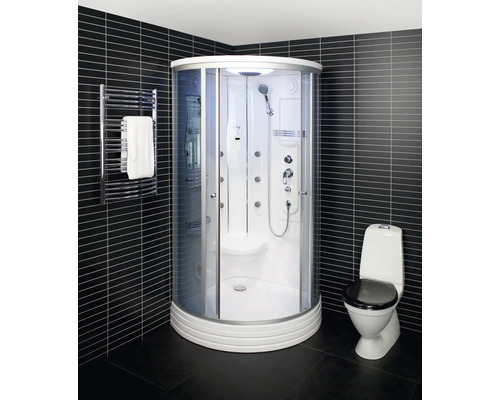 Badrum med duschkabin, handdukstork och toalett.